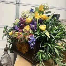 Treasure chest filled with flower’s