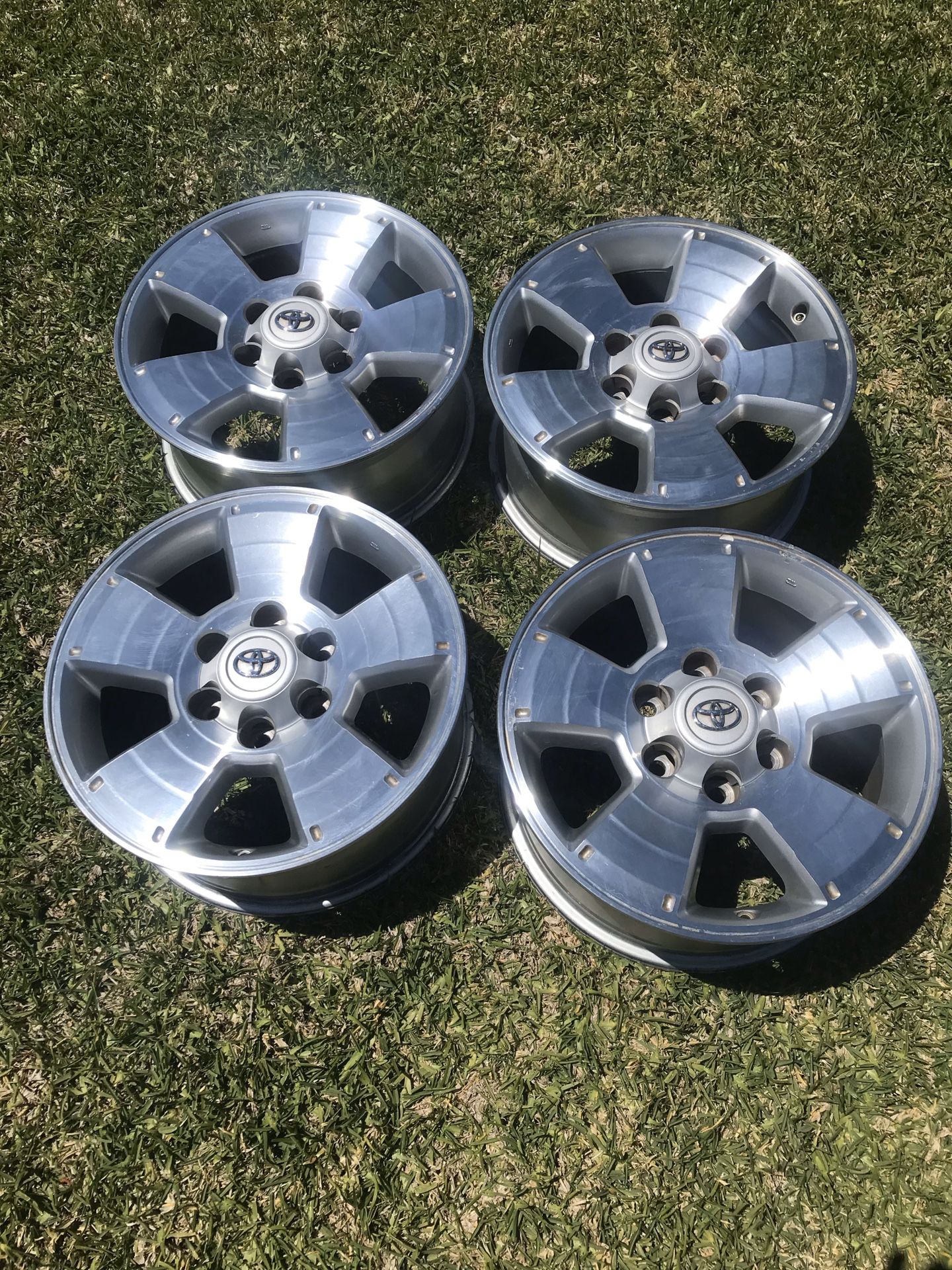 17 in TRD Rims off 2015 Toyota Tacoma lugs included