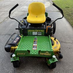 John Deere Z335E
