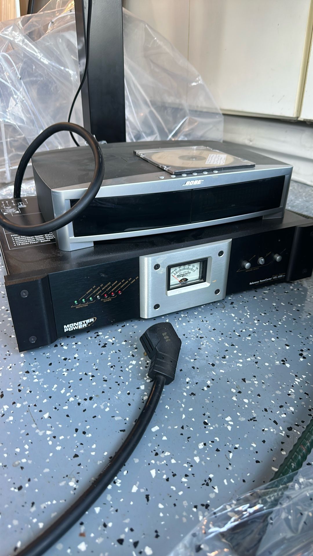 Bose 3·2·1 Surround System + Monster PowerCenter