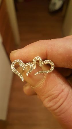 Brand new heart ear rings