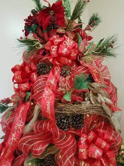 Happy Holidays! Have your Christmas 🎄 Professionally Decorated.