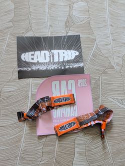 2 Headtrip wristband and car camping pass