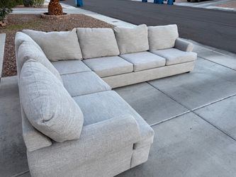 Gray Sectional Couch ** Free Delivery **
