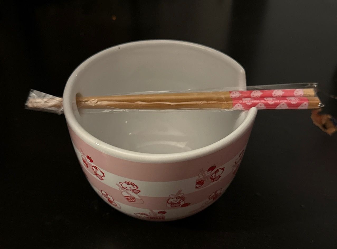 Hello Kitty Ramen bowl