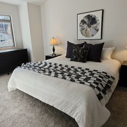 Standard (wide) firm Caspar King Mattress