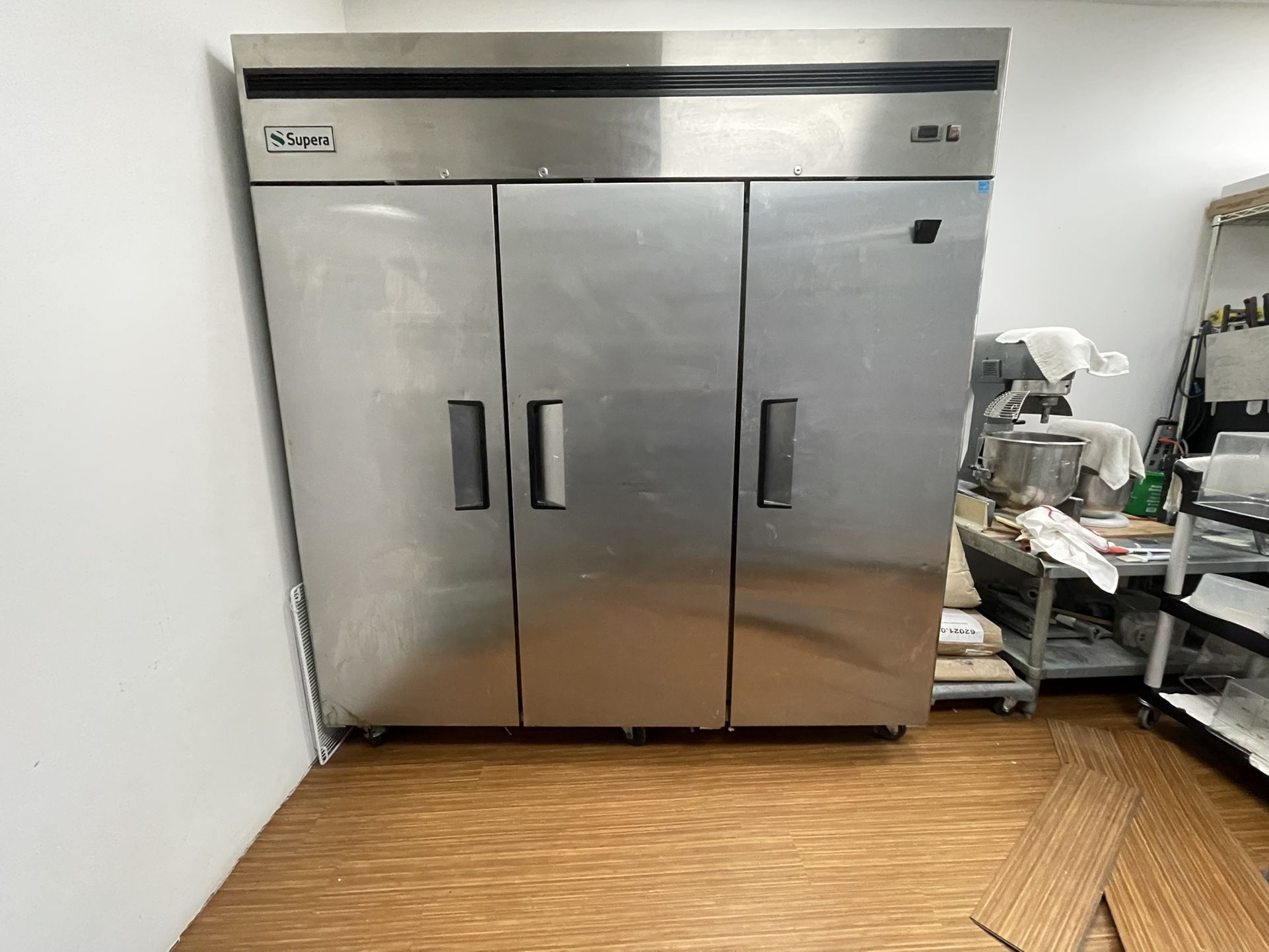 Commercial 3 Doors Refrigerator for Sale in Orange, CA OfferUp