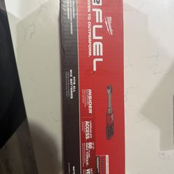 Ivilwaukee M12 FUEL INSIDER 12V Lithium-lon Brushless Cordless 1/4 in. - 3/8 in. Extended Reach Box Ratchet (Tool-Only)