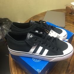Tenis Nuevos Size 9.5 De Hombre Marca Adidas New Never Used 