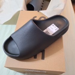 Yeezy Onyx Mens Sz 13