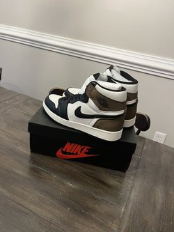 Air Jordan 1 Retro High OG Dark Mocha Size 11