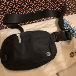 Lululemon Everywhere  Belt Bag
