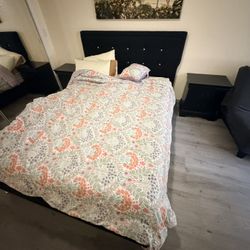 Queen Frame Set Plus Night Stands 
