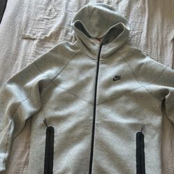 Nike Tech Fleece (Large). NwT. 