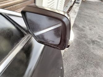 2018-2020 Chevrolet Impala Side View Mirror ( Right Side) Electric Powered With Signal Light OEM.