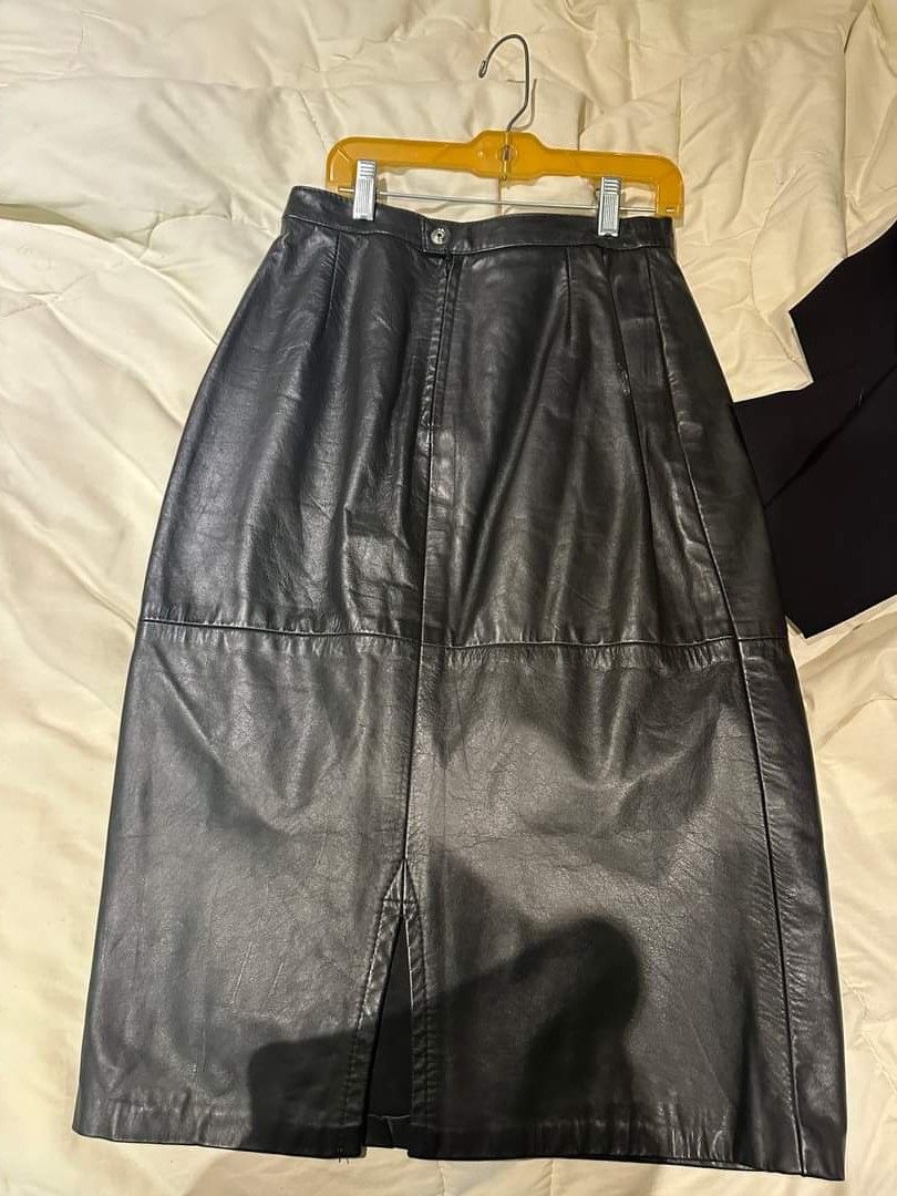VINTAGE BLACK LEATHER PENCIL SKIRT