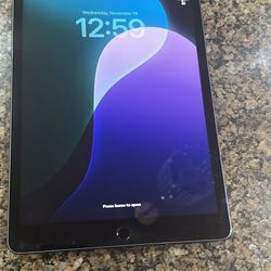 Apple ipad 7 th gen 128 gb like new 