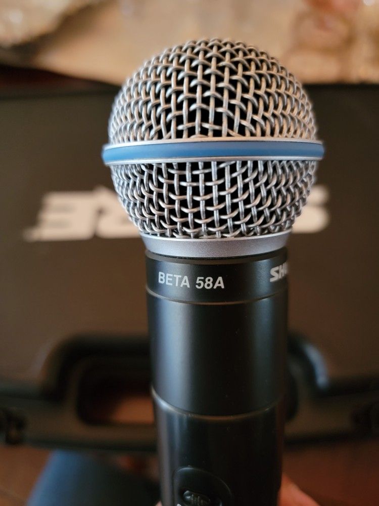 Shure Beta A58 Wireless Microphone 