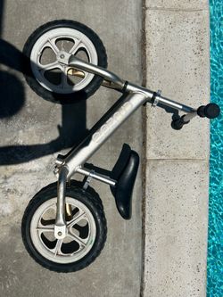 Cruzee kids balance bike gold