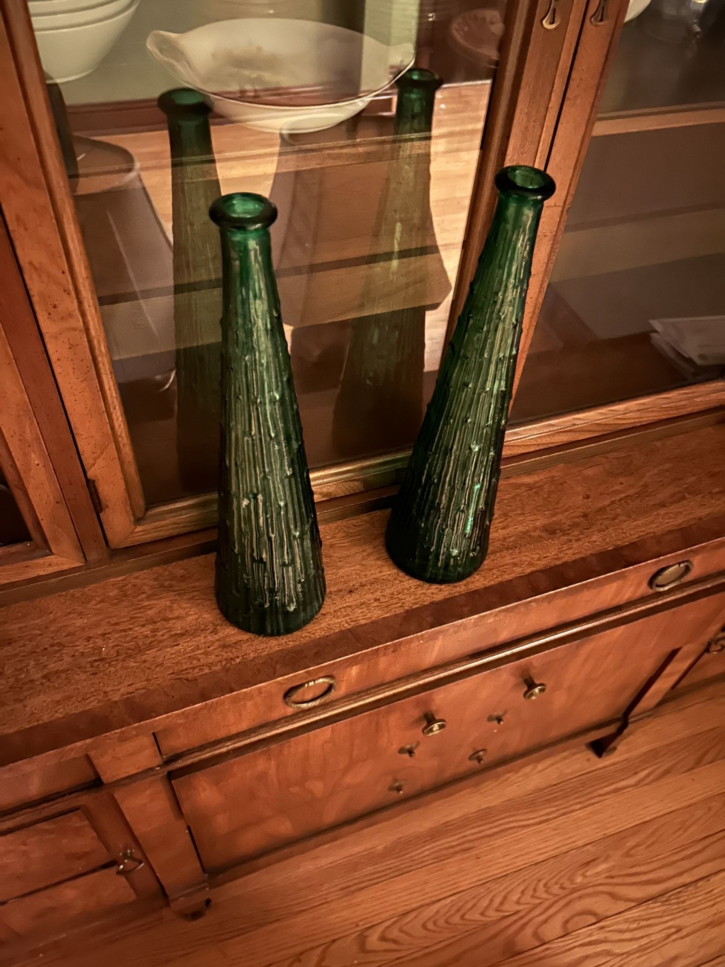 Beautiful Green Textured Glass Home Decor Vase