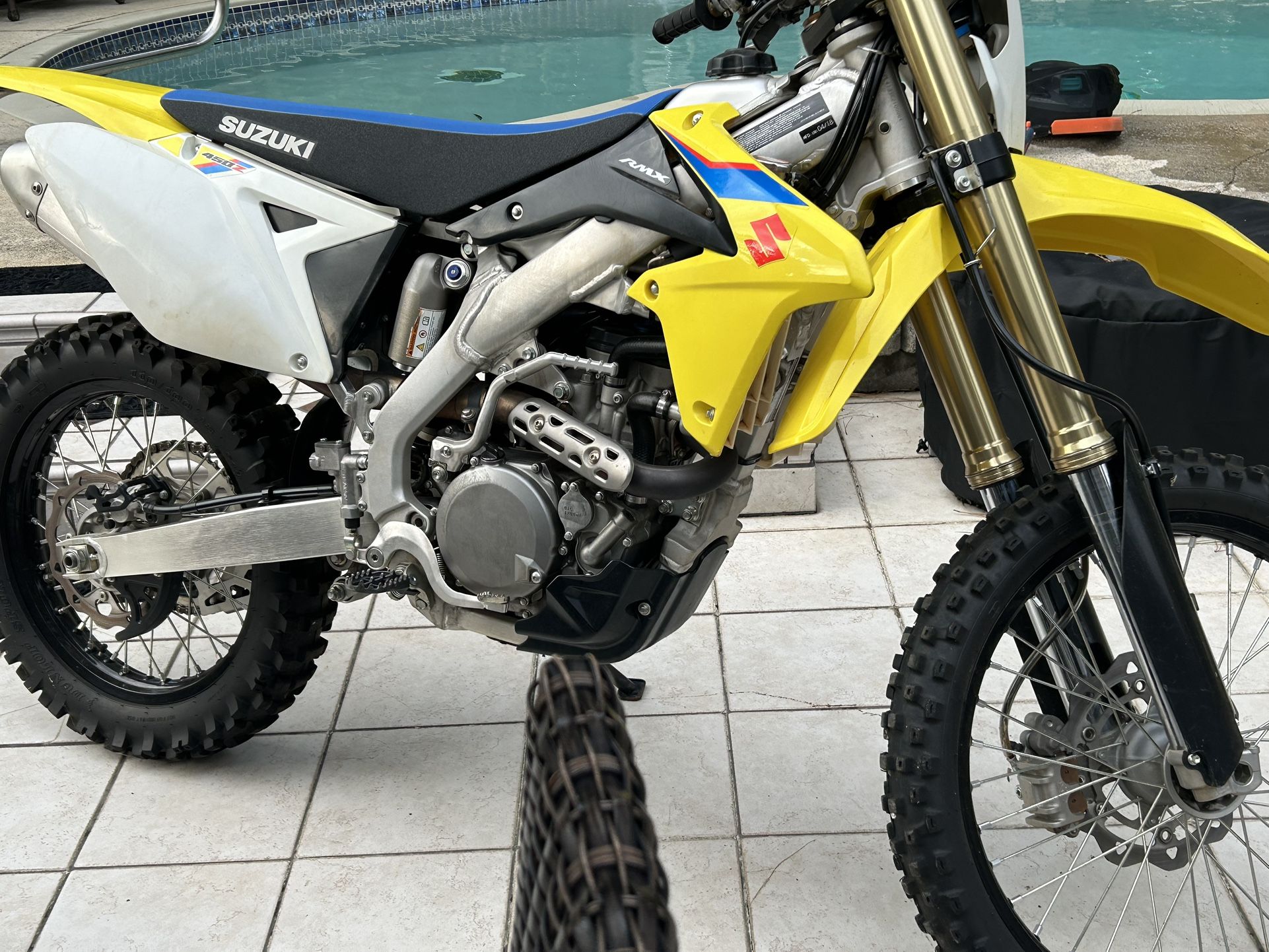 2019 Suzuki RMZ450x. Like New. Barely Ridden. Electric Start.