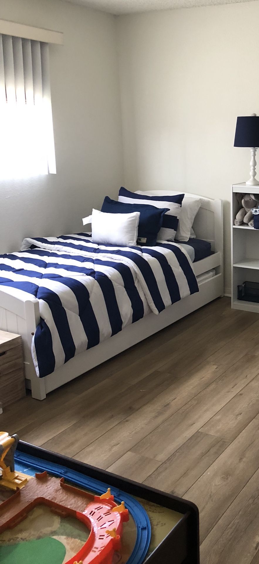 Twin Bed With Trundle
