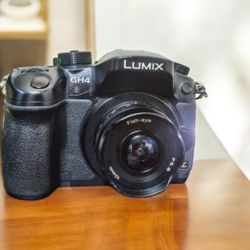 Panasonic GH4