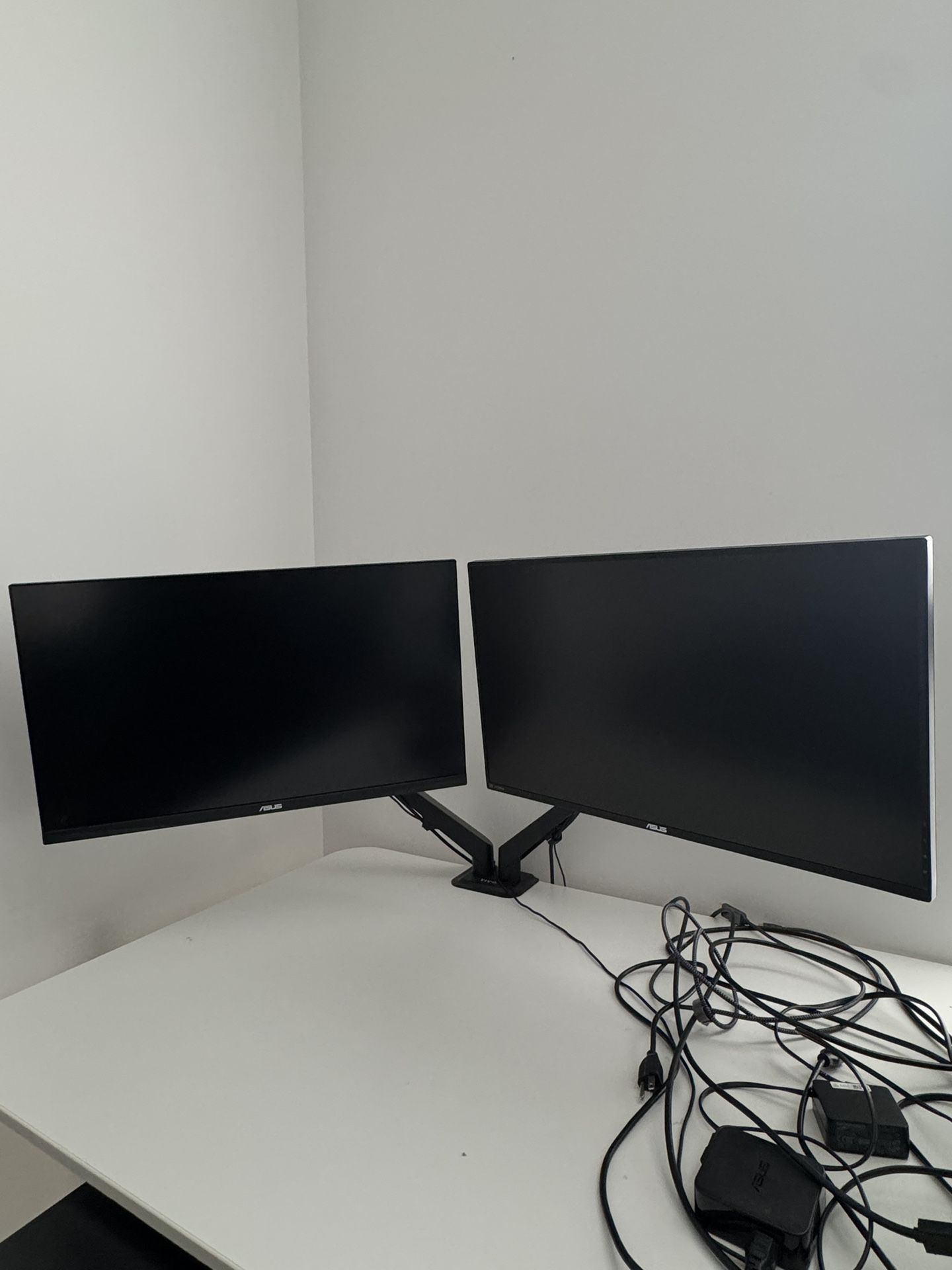 Dual ASUS VG27AQ1A 27” WQHD IPS Gaming Monitor Setup – 165Hz, 1ms, G-SYNC – With Arm Mount – Plug & Play