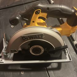 20 v circular saw dewalt 