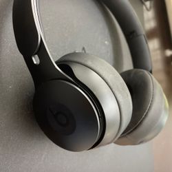 Beats Solo Pro