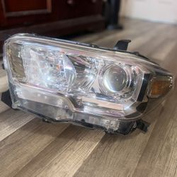 Toyota Tacoma Headlight