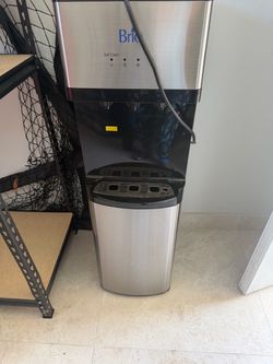 Dispensador de agua fría y caliente