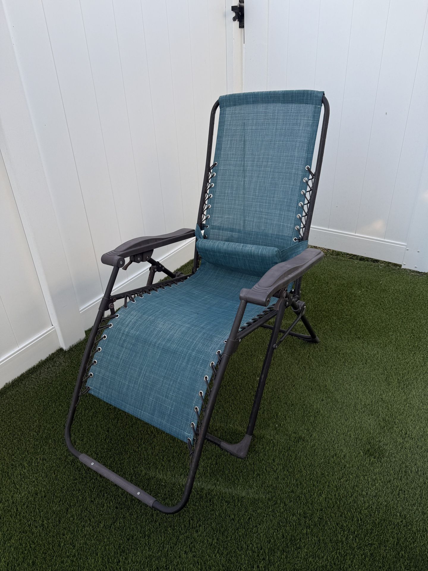 Coastal blue zero gravity chair from Khols