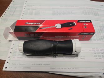 Ratchet soft grip screwdriver