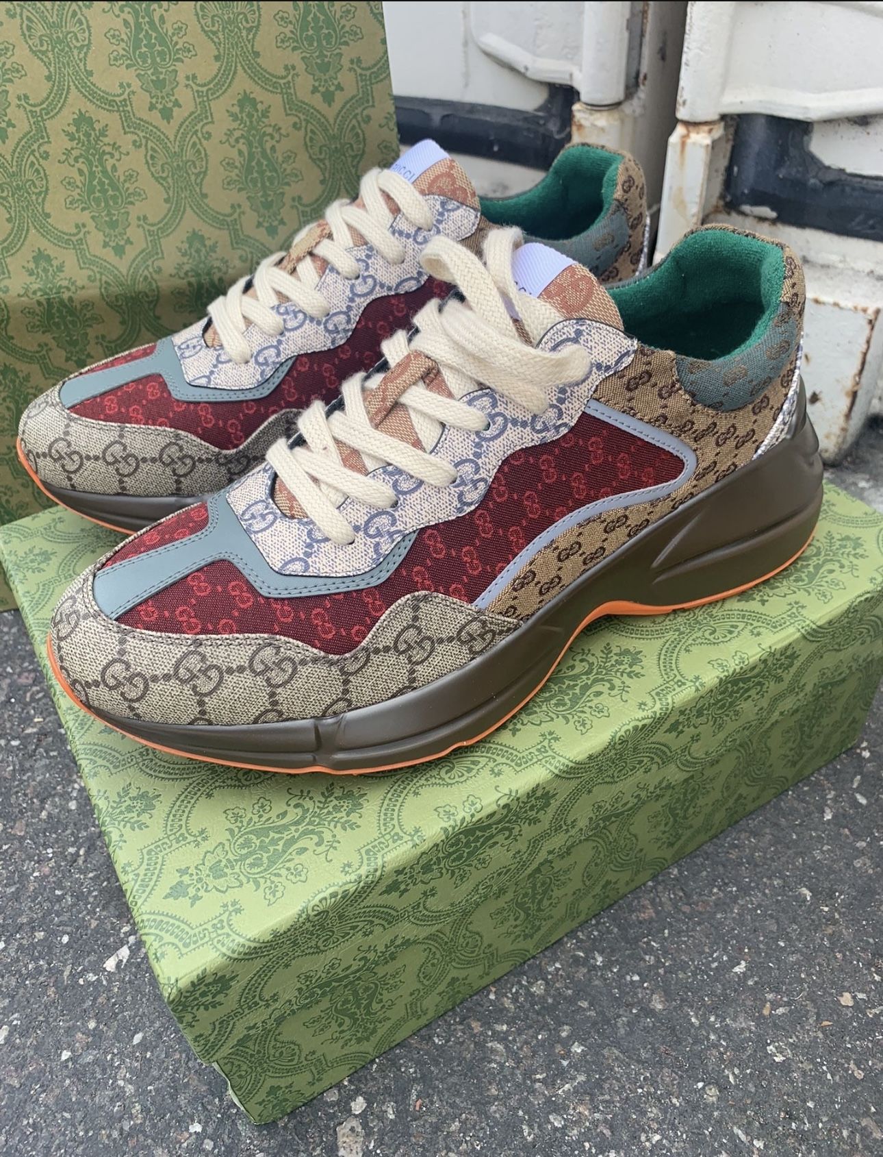 Gucci shoes new in box size 11 never worn need to sell today free delivery first 300$ take them won’t last long low ballers will be ignored