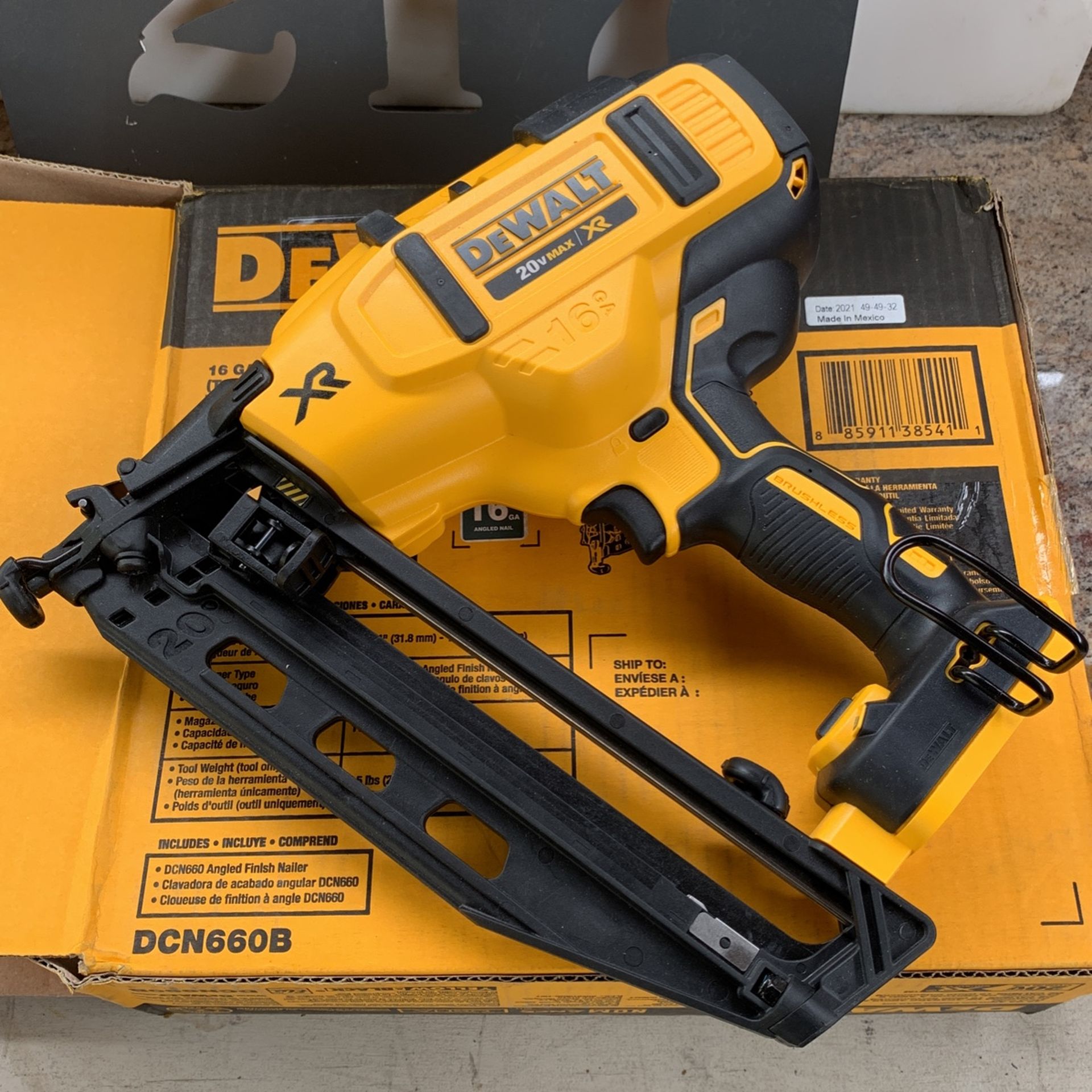 DEWALT 20 Volt MAX XR Lithium Ion Cordless 16 Gauge Angled Finish Nailer Tool Only Tools Machinery
