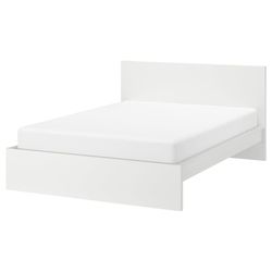 Queen bed with mattress