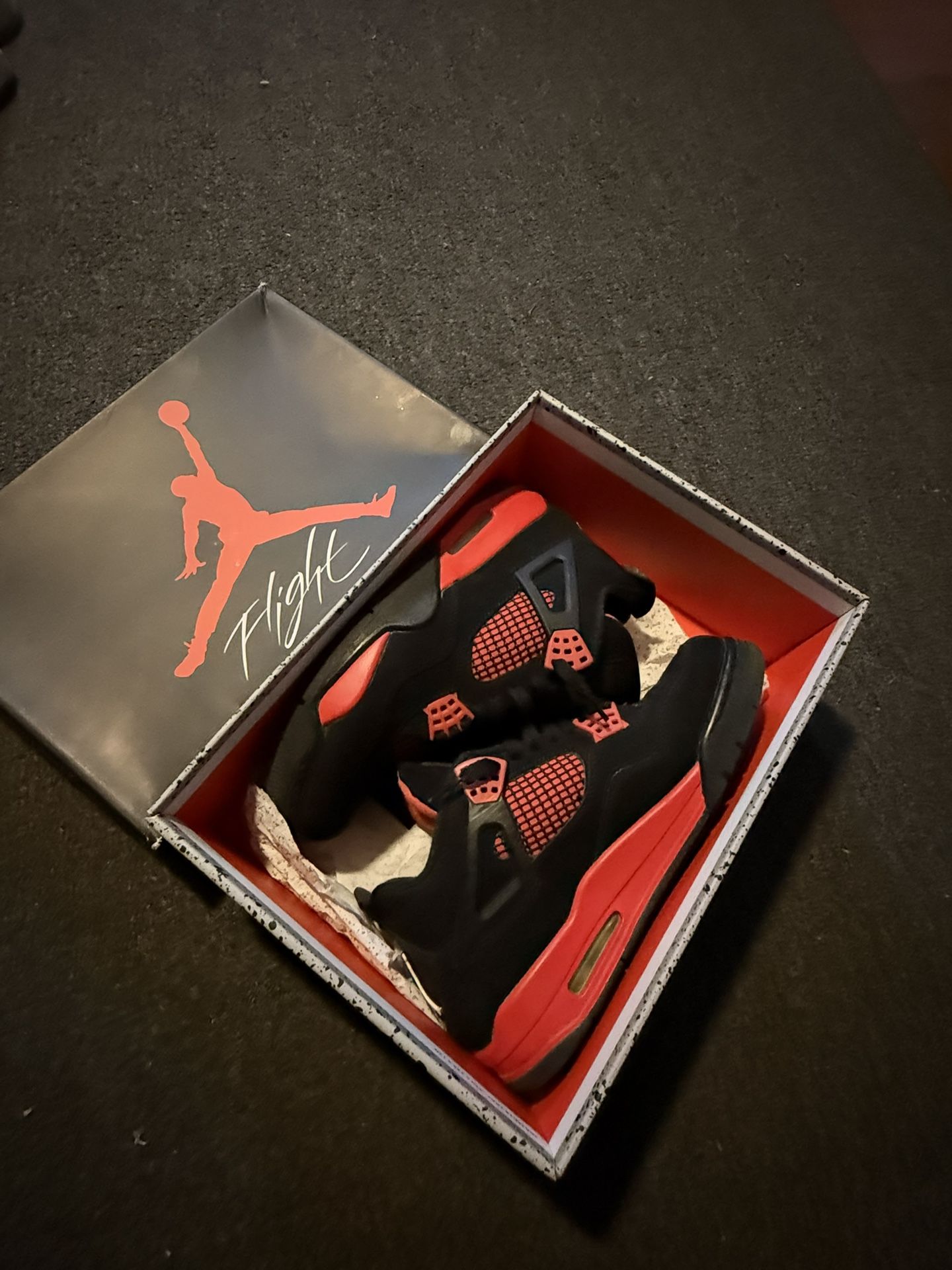 Jordan 4 Red Thunders Size 8.5