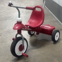 Radio flyer toddler tricycle with parent handle