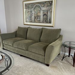Like New 5 Piece Living Room Set 