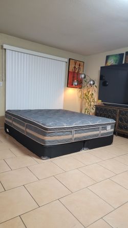 VERY NICE LIKE NEW CALIFORNIA KING SIZE MATTRESS AND BOXSPRINGS FOR SALE! IN EXCELLENT CONDITION, FREE DELIVERY