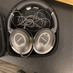 The new Bose Quiet comfort 2 Acoustic Noise Cancelling Headphones.