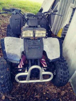 Yamaha 350 4 wheeler 2wd very fast extra tires front an rear