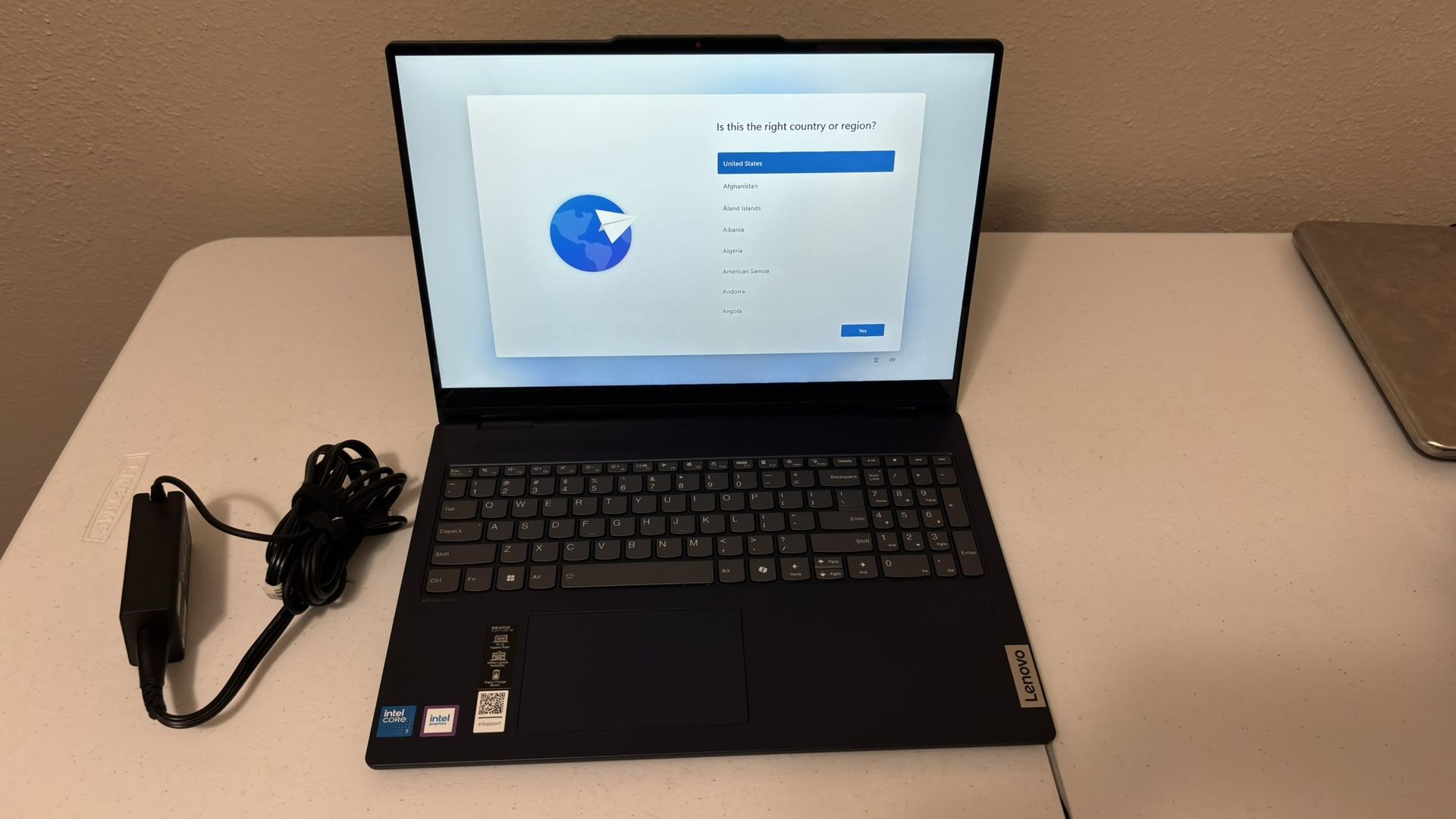 Lenovo IdeaPad 5 15IRU9 2-in-1 Laptop – Intel Core 7 150U, 16GB RAM, 1TB SSD 🔥