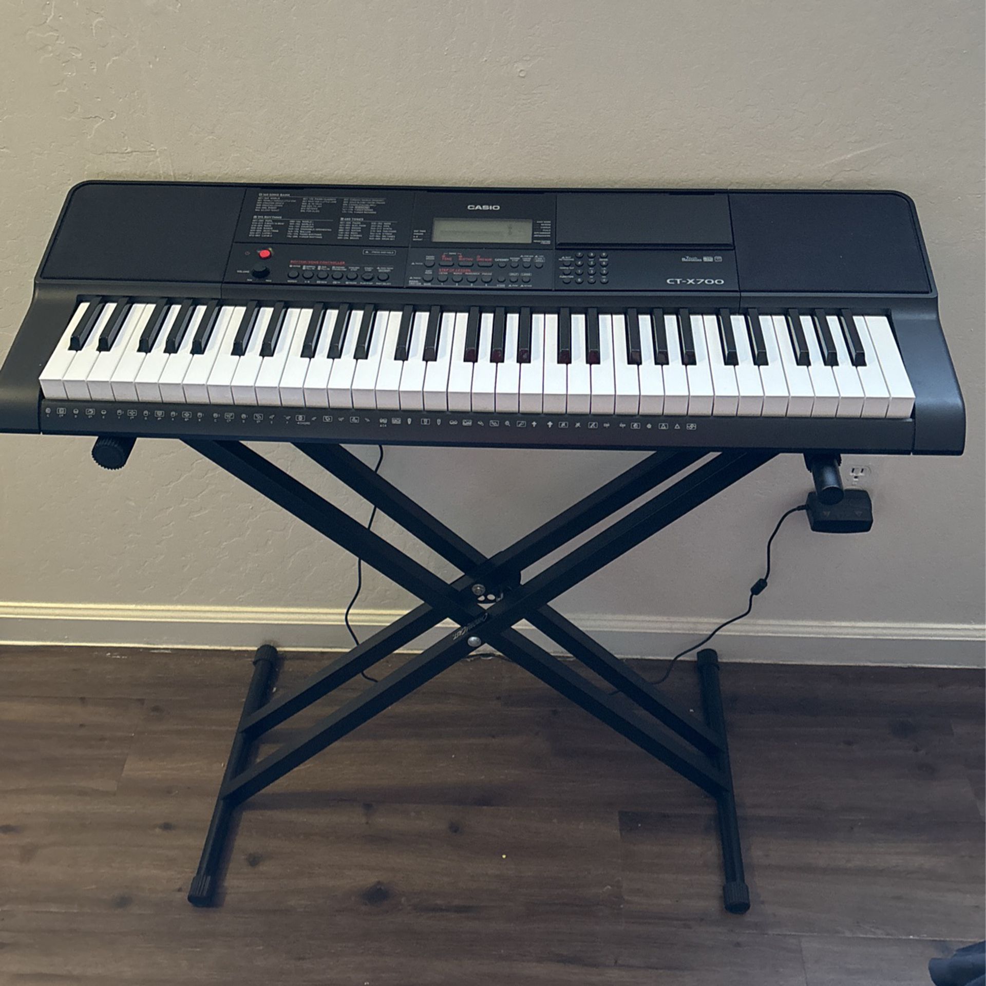 Casio Piano Keyboard W/600 Sounds