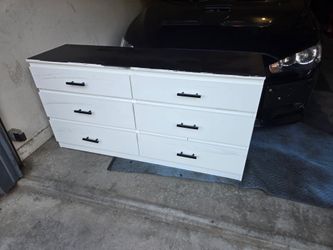 Dresser