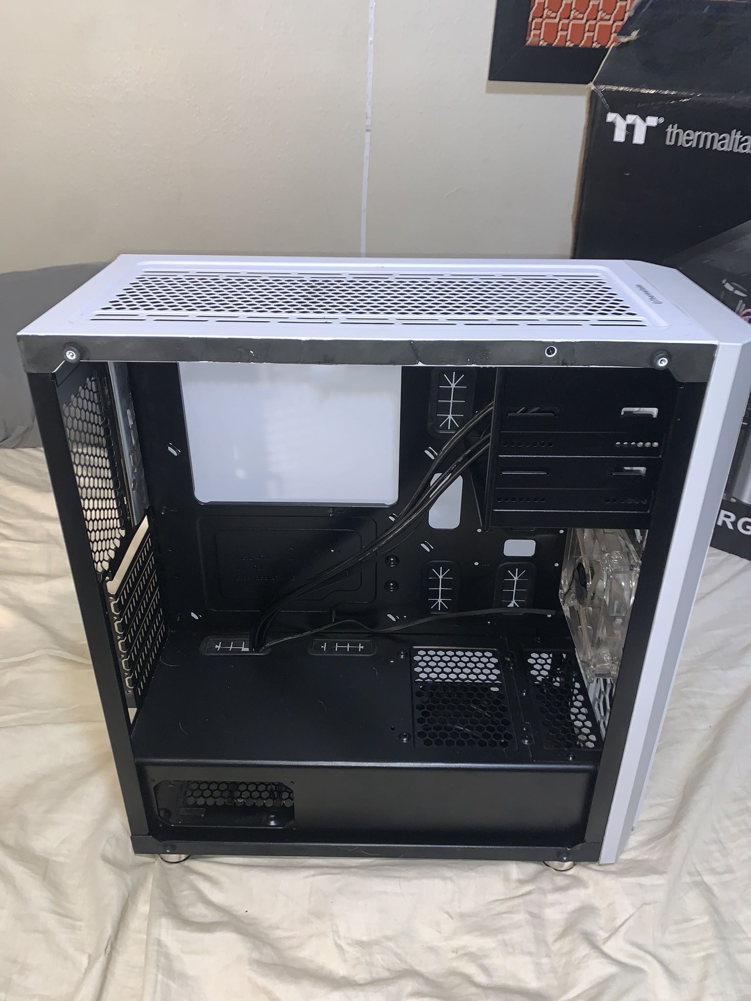 Thermaltake Level 20 MT ARGB Mid Tower Mini ITX, M-ATX, ATX, CA-1M7-00M1WN-00
