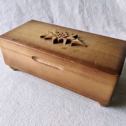 Swiss Black Forest Music box w/ Edelweiss flower