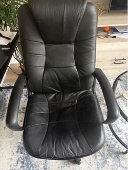 Free Old office chair