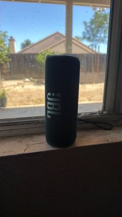 Jbl FLIP 6 Bluetooth speaker  portable